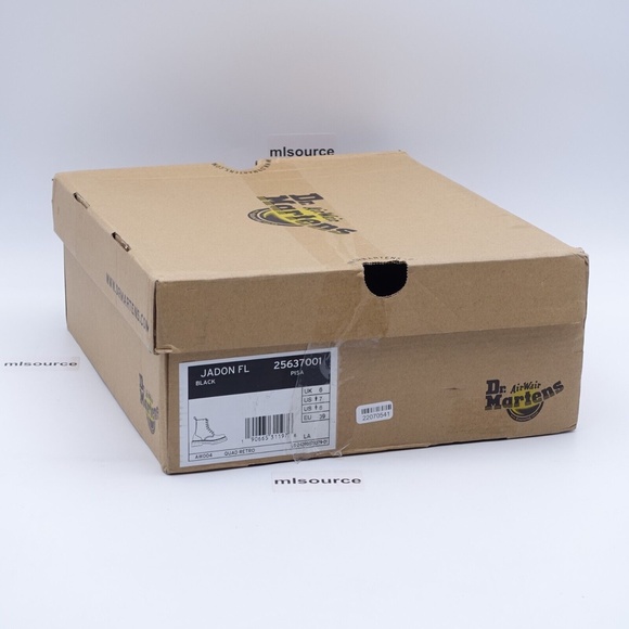 NEW Dr. Martens Women's Jadon Faux Fur Lined 8 Eye Platform Water Resistant Boot - Picture 7 of 12